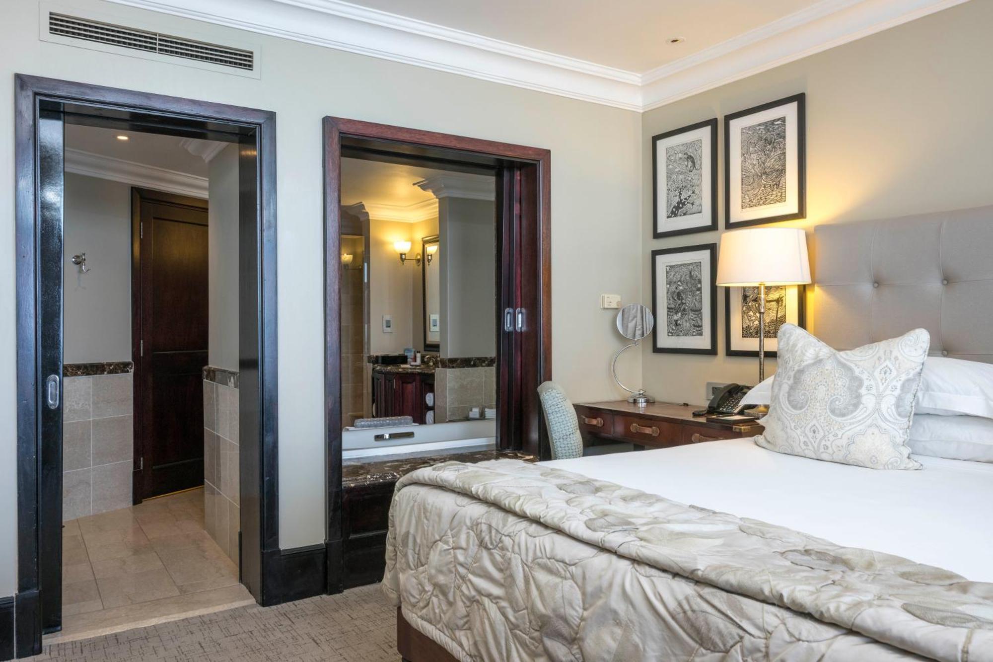 Beverly Hills Durban Dış mekan fotoğraf A bedroom at the hotel