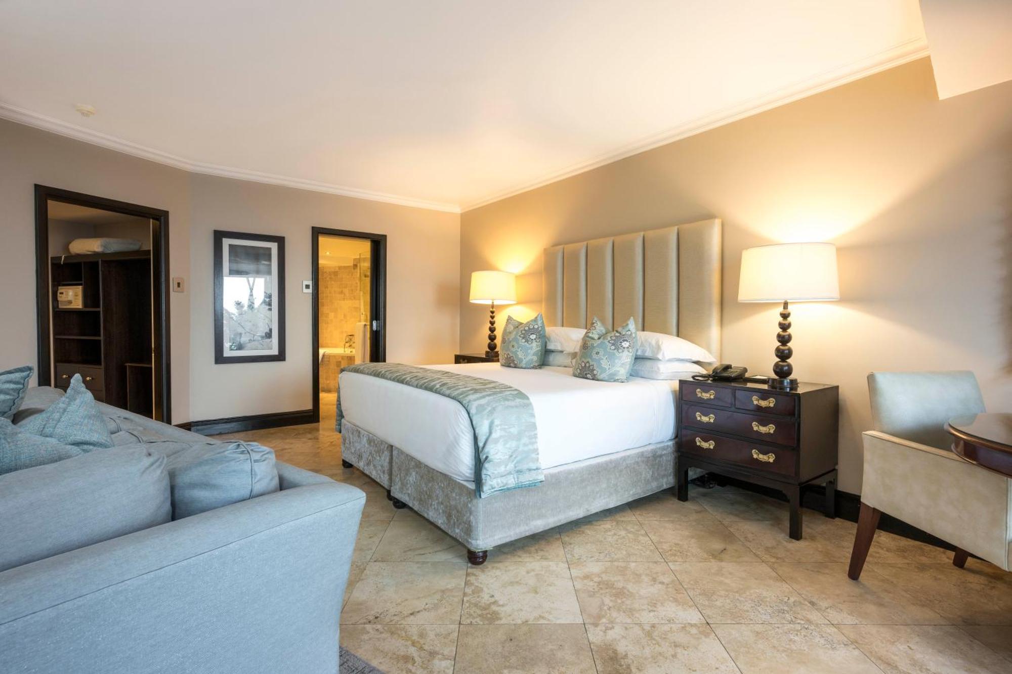 Beverly Hills Durban Dış mekan fotoğraf A bedroom at the Cape Grace