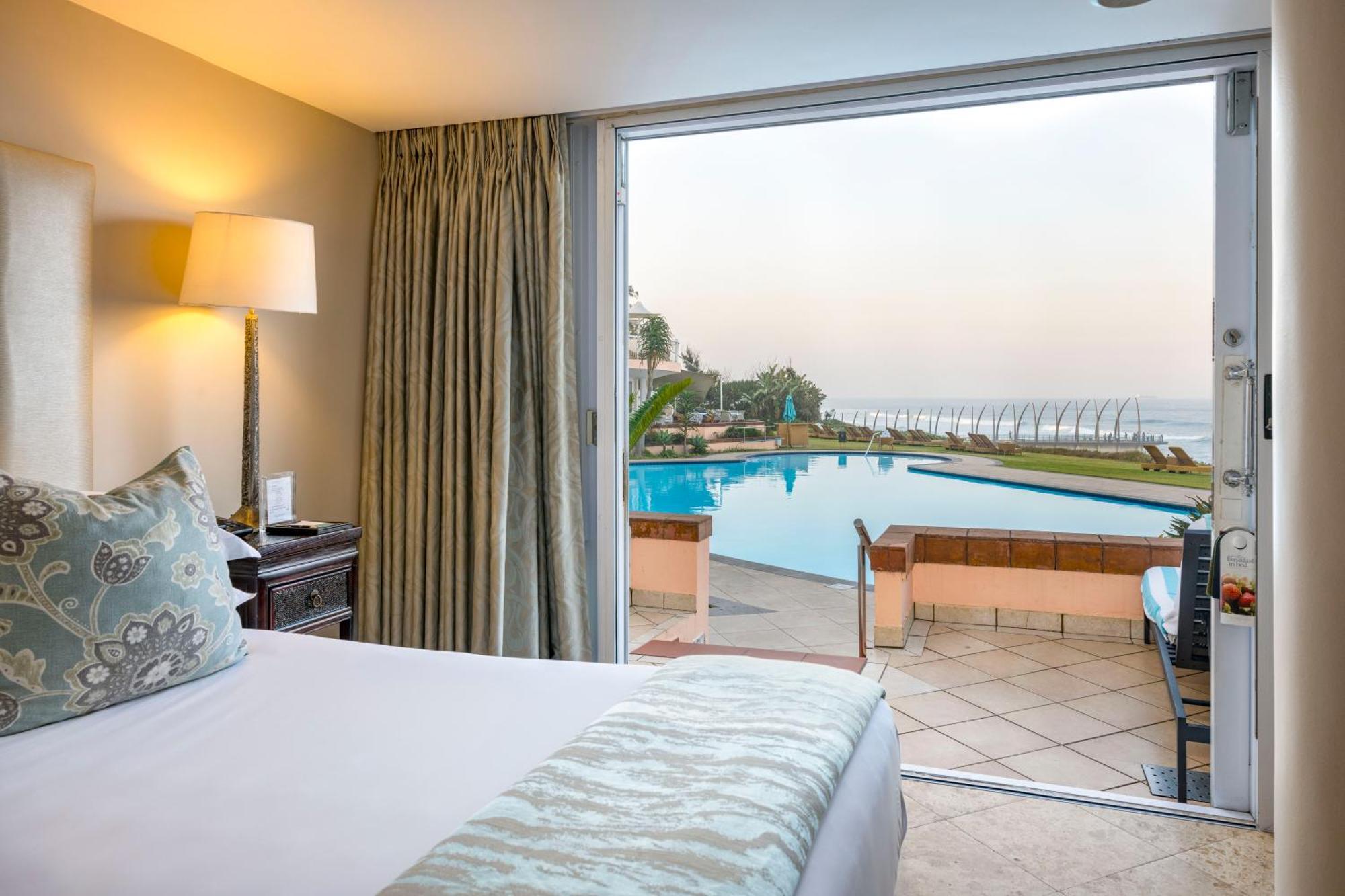 Beverly Hills Durban Dış mekan fotoğraf A room at the Hilton Tel Aviv